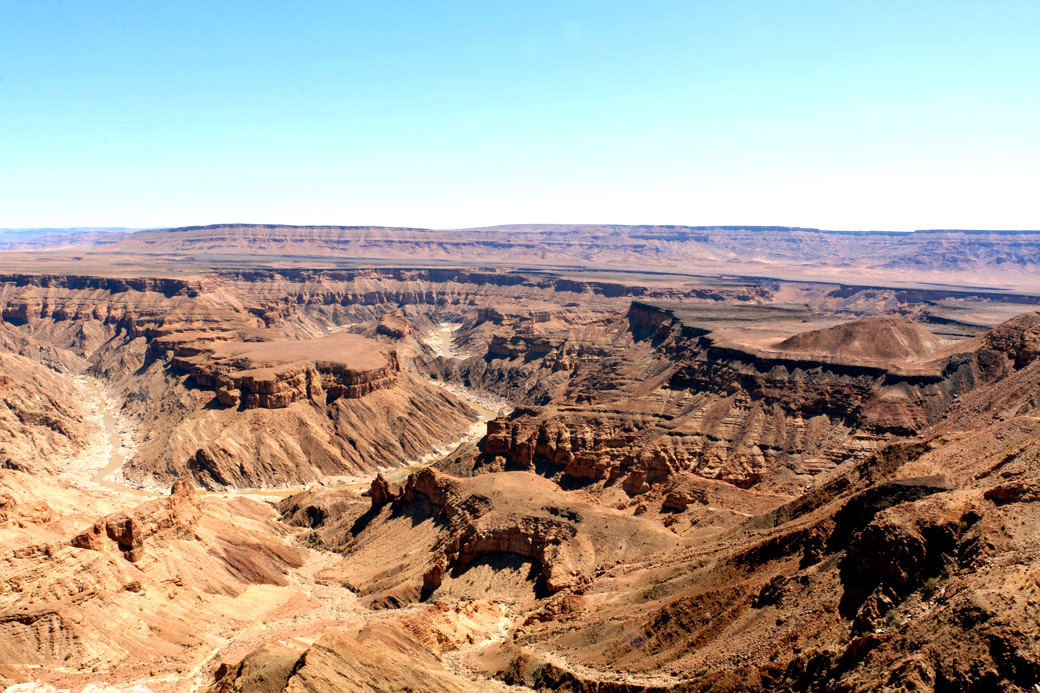 Những Điểm Đến Nổi Bật Khi Khám Phá Hẻm Núi Fish River ở Namibia