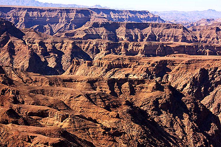 Hẻm Núi Fish River: Cẩm Nang Du Lịch và Kinh Nghiệm Cắm Trại Tốt Nhất